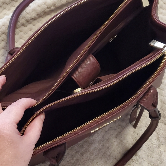 Kenneth Cole Reaction Purse - Picture 6 of 8